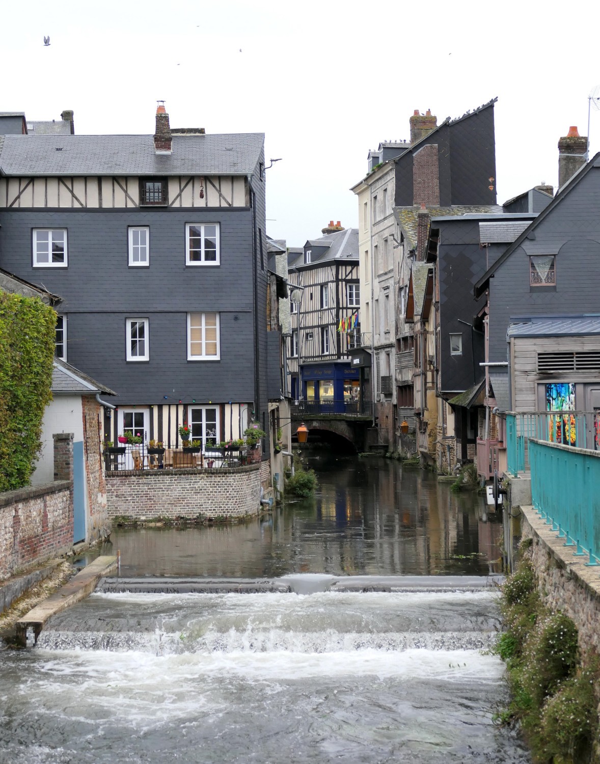 2024 vlux 2 221 1 Pont-Audemer